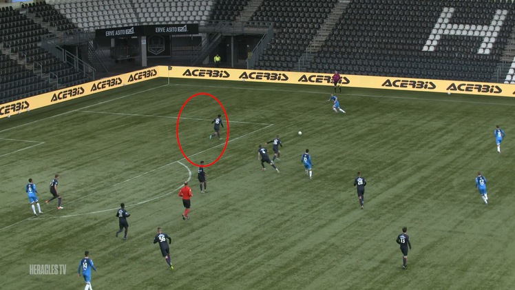 Video: Đoàn Văn Hậu ra sân 45 phút giúp Heerenveen đánh bại đối thủ