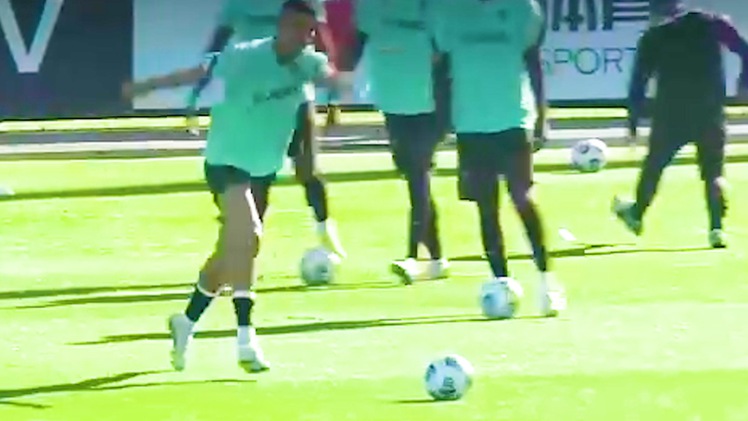 Video: Khoảnh khắc Ronaldo rê bóng đẳng cấp khi trở lại tuyển Bồ Đào Nha