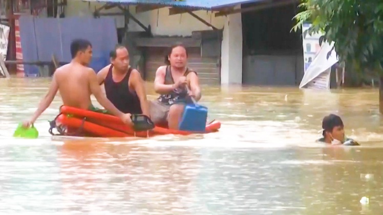 Video: Bão Vamco quét qua Philippines, làm 26 người chết, sức tàn phá kinh hoàng