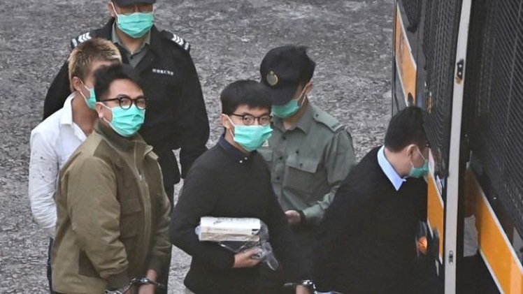Video: Joshua Wong bị tuyên án hơn 1 năm tù