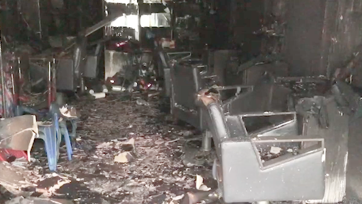 Video: Cháy nhà, 14 xe máy bị thiêu rụi, 6 sinh viên tháo chạy ra ngoài bằng lối thoát hiểm