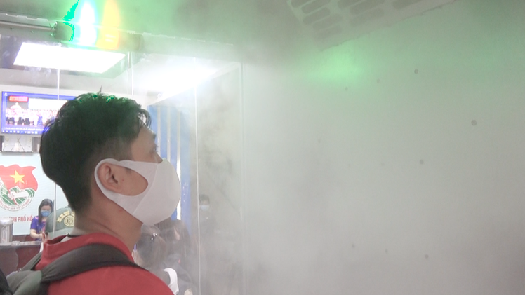 Video: Cận cảnh buồng khử khuẩn đầu tiên tại TP.HCM giá 20 triệu đồng