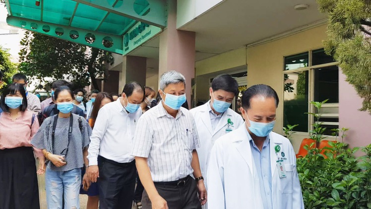 Thứ trưởng Nguyễn Trường Sơn kiểm tra cơ sở y tế tư nhân trên địa bàn TP.HCM