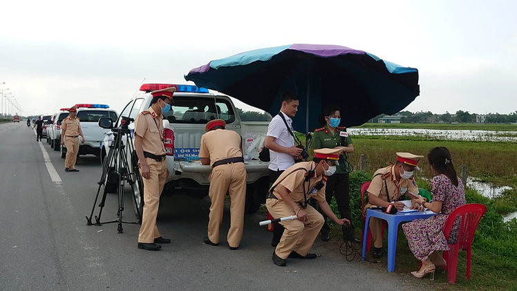 Hàng nghìn CSGT bắt đầu tổng kiểm tra phương tiện