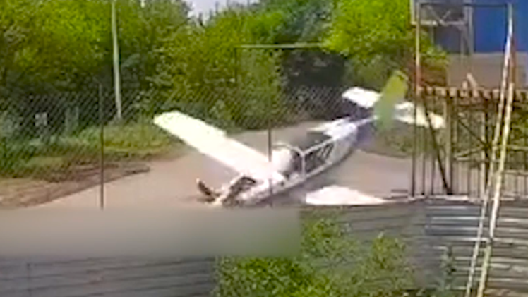 Video: Rơi máy bay làm một phi công tử nạn