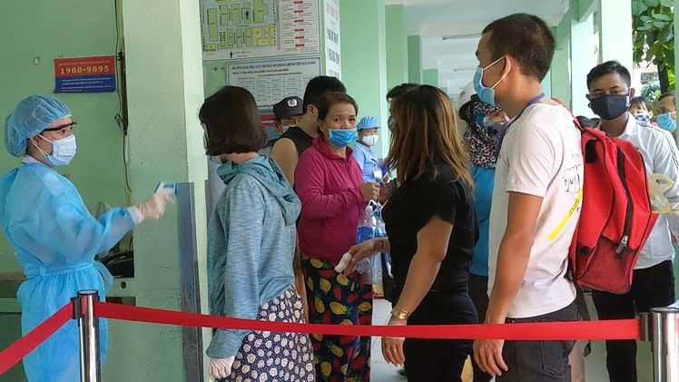 Video: 30 người trốn khỏi Bệnh viện Đà Nẵng