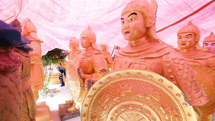 Video: Xác minh tượng nghi của Trung Quốc vận chuyển lên Đà Lạt