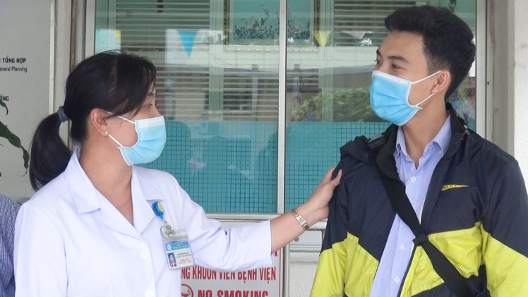 Video: Đội phản ứng nhanh số 6 của Bệnh viện Chợ Rẫy lên đường chi viện cho Đà Nẵng