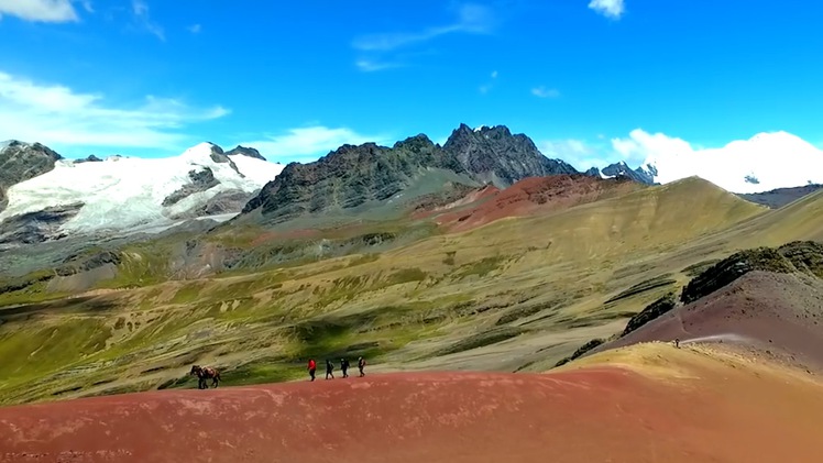 Video: Chiêm ngưỡng vẻ đẹp của núi cầu vồng Vinicunca ở Peru