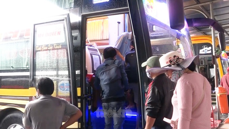 Video: TP.HCM tạm ngưng toàn bộ xe khách đi Quảng Ninh, Hải Dương