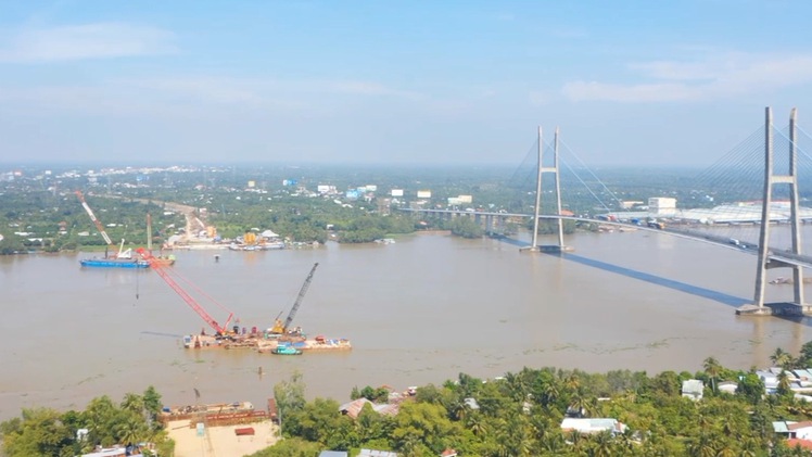 Video: Dự án cầu Mỹ Thuận 2 tăng tốc để năm 2023 người dân có cầu mới đi lại