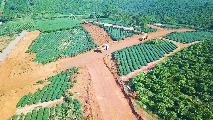 Video: Hiến đất làm đường tại Bảo Lộc thực chất là phân lô, tách thửa, công an đang điều tra