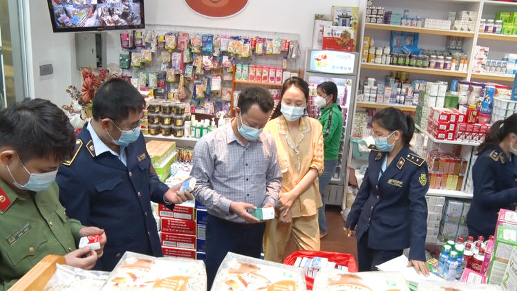 Video: Cơ sở kinh doanh đồ trẻ em bán 272 hộp thuốc được giới thiệu phòng chống COVID-19