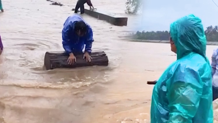 Video: Lũ đổ về Bình Định, người dân liều mình đi vớt gỗ