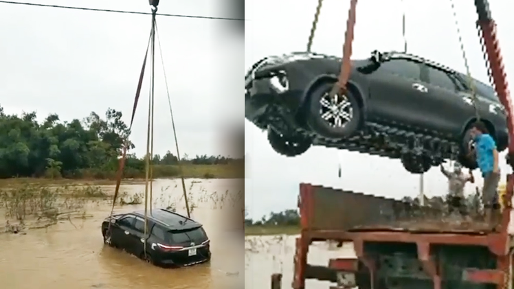 Video: Ô tô 7 chỗ bị nước lũ cuốn trôi, tài xế may mắn thoát nạn