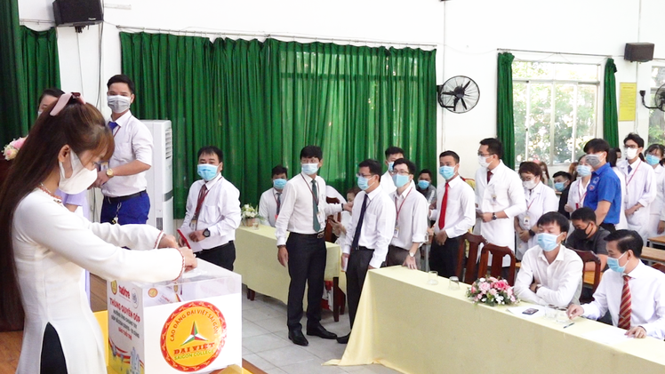 Video: Trường CĐ Đại Việt Sài Gòn ủng hộ 219 triệu đồng 'Cùng Tuổi Trẻ góp Vắc xin COVID-19'