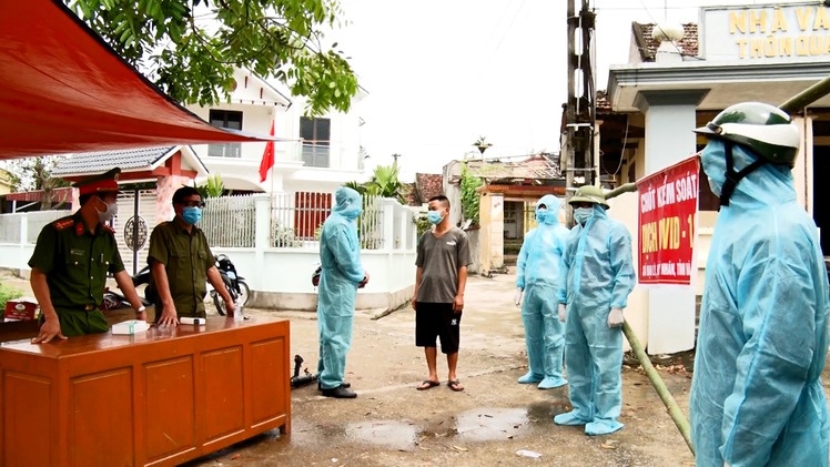 Video: Phong tỏa một xã ở Hà Nam sau khi ghi nhận 3 ca COVID-19