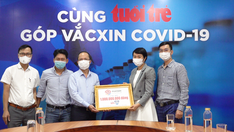 Video: Công ty Phát Đạt trao 1 tỉ đồng ‘Cùng Tuổi trẻ góp vắc xin COVID-19’