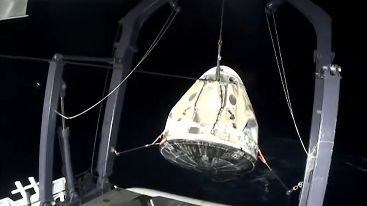 Video: Khoảnh khắc 4 phi hành gia ISS trở về Trái đất