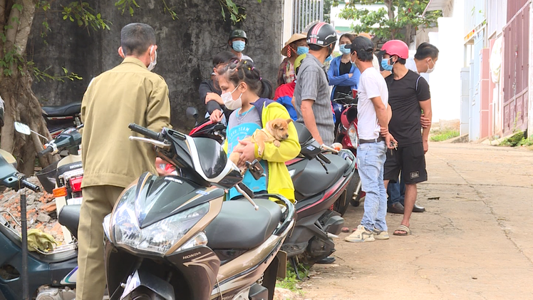 Video: Điều tra vụ người mẹ chết trong phòng trọ, con trai 1 tuổi nguy kịch