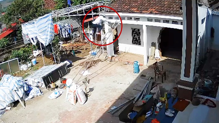 Video: Cảnh báo ngã thang khi sửa nhà, đe dọa tính mạng