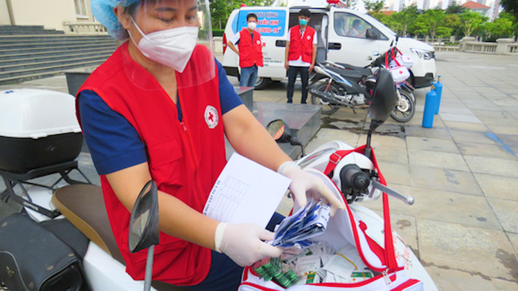 Video: Các đội tiêm vắc xin lưu động của TP Thủ Đức đến từng khu phố