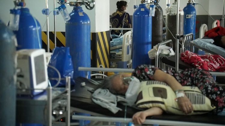 Video: Nhà máy A41 trao tặng 10.000 bình oxy cho các bệnh viện điều trị COVID-19 tại TP.HCM