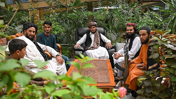 Video: Cận cảnh dinh thự xa hoa của cựu phó tổng thống Afghanistan vừa được Taliban dọn đến
