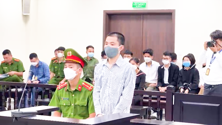 Video: Tuyên tử hình kẻ dã tâm đóng đinh vào đầu bé gái 3 tuổi ở Hà Nội