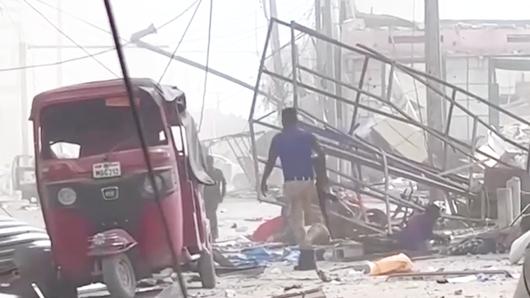 Video: Đánh bom kép ở Somalia, hơn 100 người thiệt mạng, 300 người bị thương