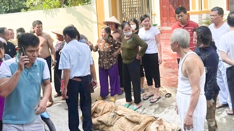 Video: Người con gái thứ hai trong vụ ‘đổ xăng đốt nhà mẹ ruột’, đã tử vong