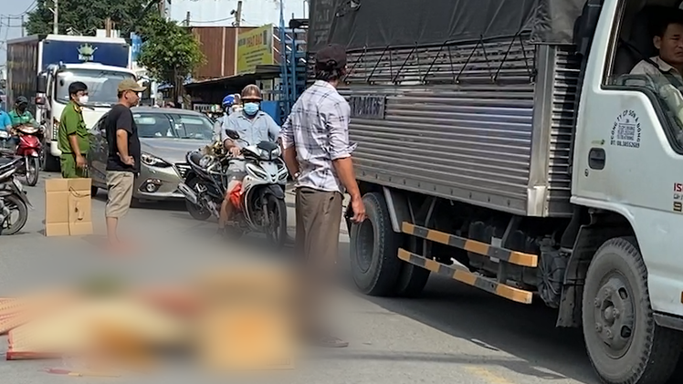 Video: Va chạm giao thông nam sinh viên bị xe tải cán tử vong ở TP.HCM