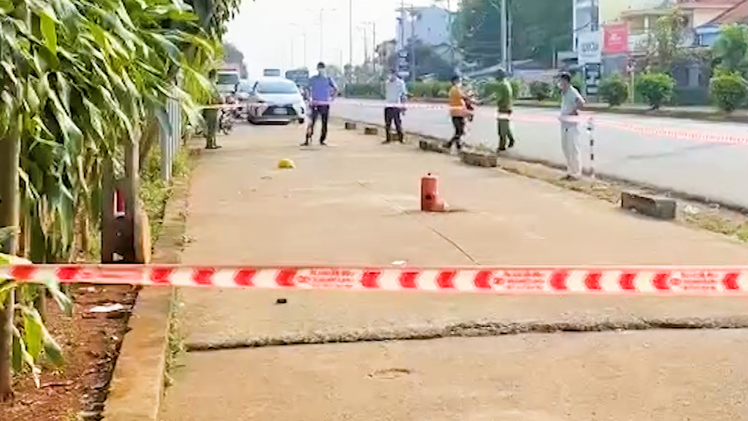 Video: Điều tra vụ nam sinh lớp 9 bị đâm chết trước cổng trường ở Bình Phước