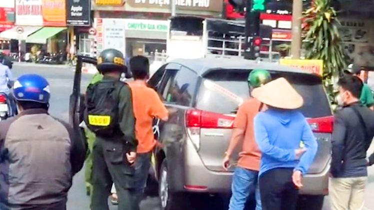 Video: Điều tra vụ ẩu đả trên đường phố Biên Hòa, công an thu giữ nhiều vỏ đạn cao su