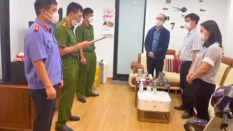Video: Bắt chủ tịch HĐQT Công ty phát triển nhà và xây dựng Tây Hồ Nguyễn Tấn Hoàng