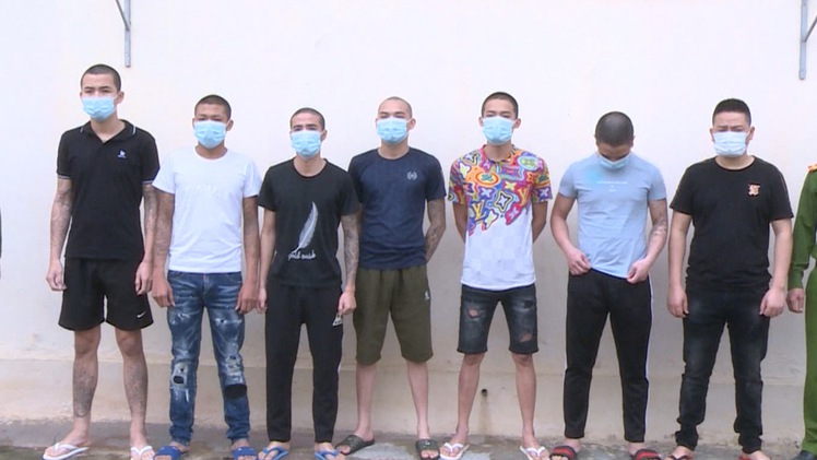 Video: Bắt 7 bị can dùng súng quân dụng bắn vào quán bida ở Thanh Hóa