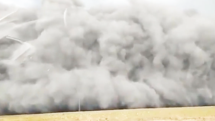 Video: Đám mây tro bụi khổng lồ cao nhiều mét càn quét miền Nam Paraguay