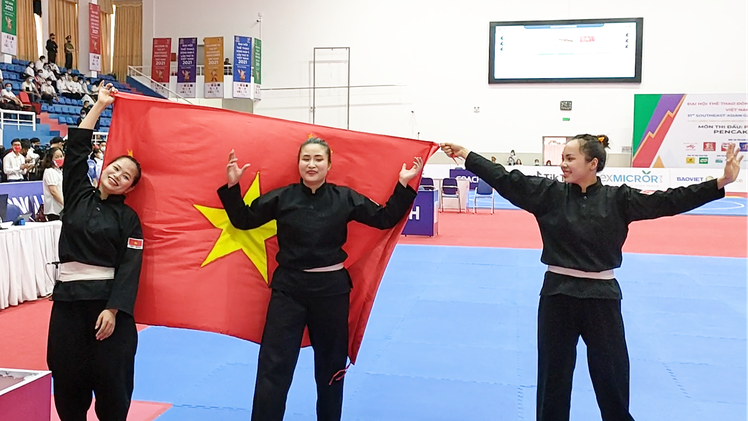 Video: 3 nữ võ sĩ Việt Nam giành huy chương vàng Pencak silat