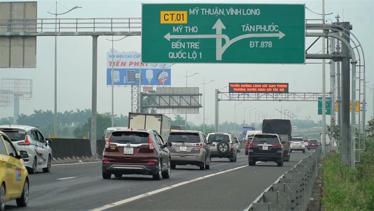 Video: Lượng xe trên cao tốc Trung Lương - Mỹ Thuận hiện đã gần bằng thiết kế của năm 2025
