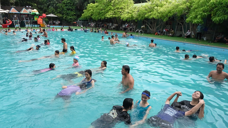 Video: Gần 1.000 học sinh được dạy bơi miễn phí trong dịp hè ở Ninh Thuận