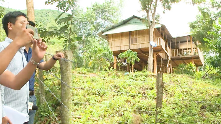 Video: Phó chủ tịch huyện lên tiếng vụ vợ chánh án huyện chiếm dụng đất rừng dựng nhà