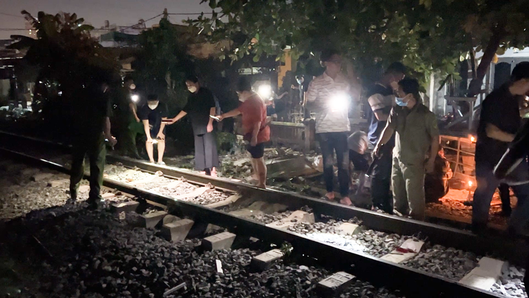 Video: Tàu hỏa tông chết người đàn ông gần đường ray xe lửa