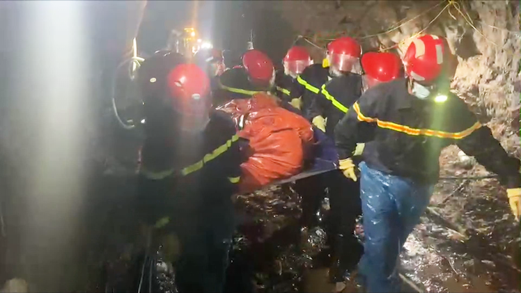 Video: Tìm thấy thi thể công nhân bị mắc kẹt 5 ngày trong hầm thuỷ điện ở Điện Biên