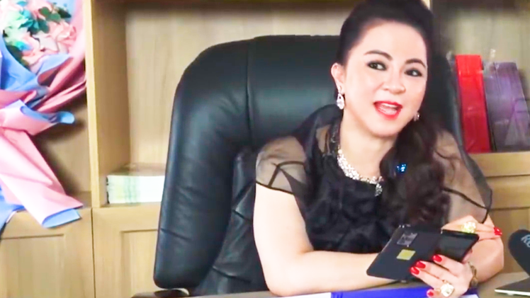 Video: Bà Phương Hằng khai lý do xúc phạm nhiều ca sĩ, nhà báo trong các buổi livestream