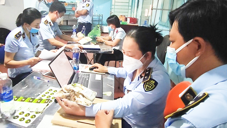 Video: Đoàn liên ngành kiểm tra cơ sở sơ chế, đóng gói của Công ty Đông A ở Thủ Đức