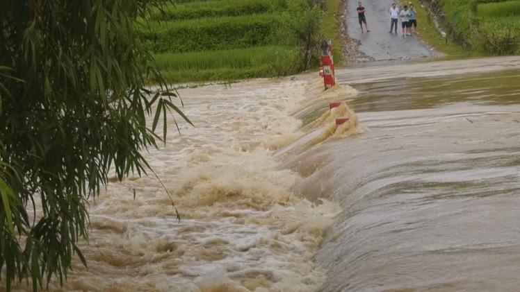 Góc nhìn trưa nay | Người dân 'đánh cược' tính mạng khi qua đập tràn ở Thanh Hóa