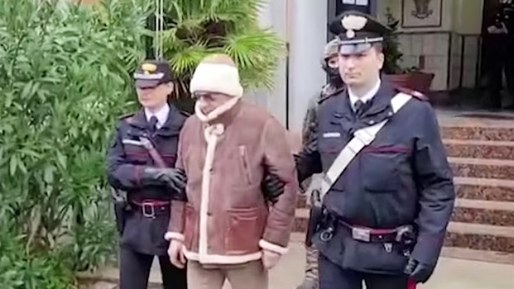 Video: Trùm mafia trốn truy nã 30 năm bị bắt khi đang điều trị ung thư