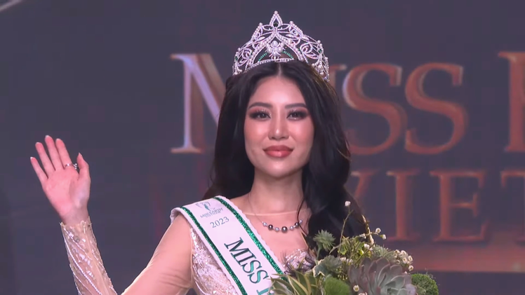 Khoảnh khắc Đỗ Thị Lan Anh đăng quang Miss Earth Vietnam 2023