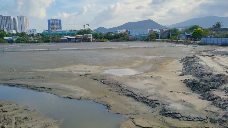 Bình Định chỉ đạo khắc phục sự cố bùn đất lấp sông