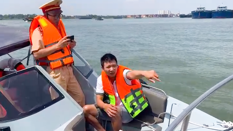Video: Khởi tố lái đò trong vụ tai nạn làm thai phụ chết đuối trên sông Đồng Nai